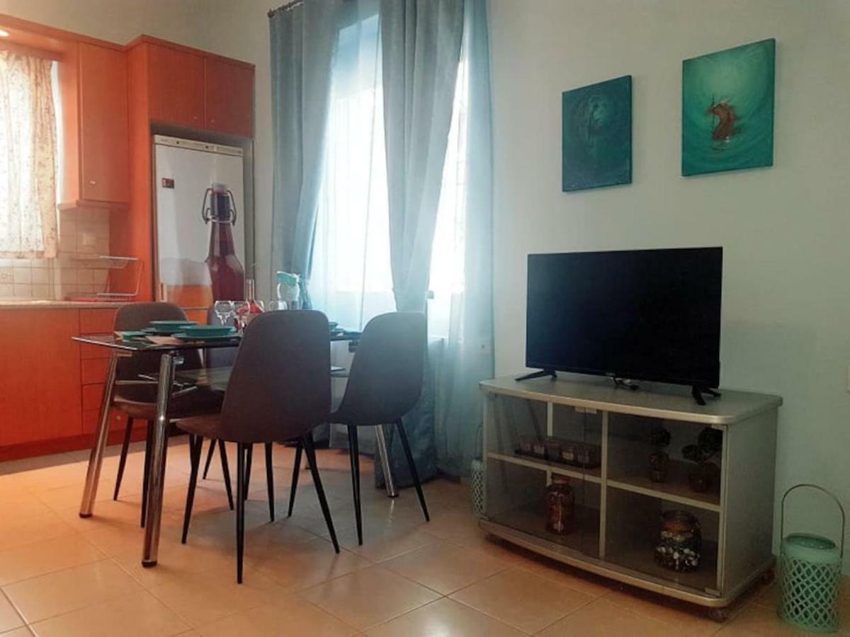 Cozy Apartment Near Monastiraki Athen Exterior foto